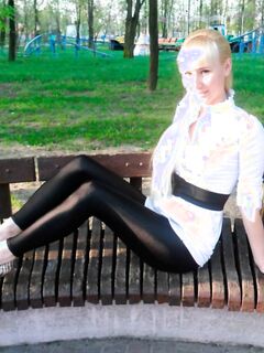 Молодые русские девушки в лосинах и легинсах - эротика